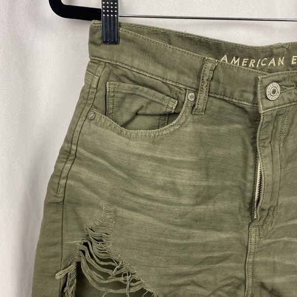 AMERICAN Eagle Green Distressed Highest Rise Mom Short - Size 8 - Picture 5 of 12